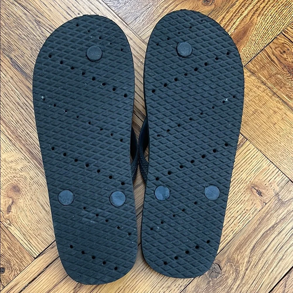 Showaflop Black and Gray Athletic Stripe Flip Flop